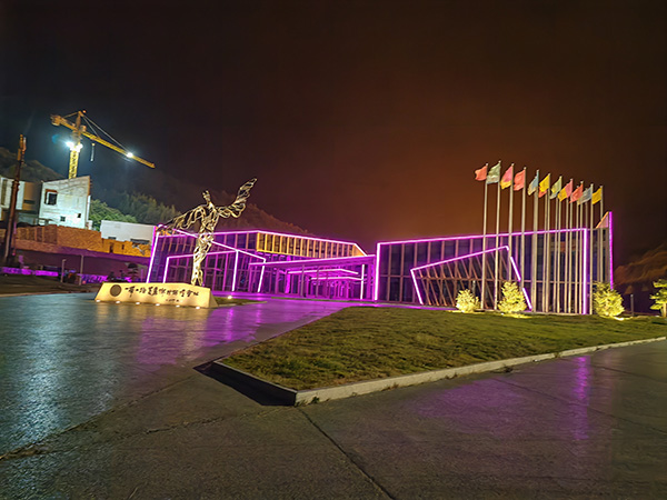 城市亮化是现代城市建设的重要组成部分，它不仅可以美化城市的夜景，还能提升城市的整体形象。随着科技的不断进步，城市亮化也得到了更多的关注和创新。本文将介绍一些关于城市亮化的创意和技术，帮助读者了解永登城市亮化的重要性以及如何进行永登城市亮化的规划和实施。